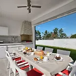 Lungera Villa Stinjan