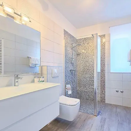 Lungera Villa Štinjan