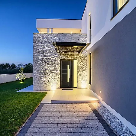 Lungera Villa